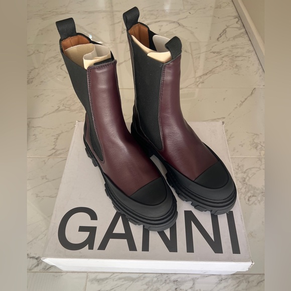 BNWT GANNI Cleated Mid Chelsea Tonal Boots in burgundy - Picture 5 of 5